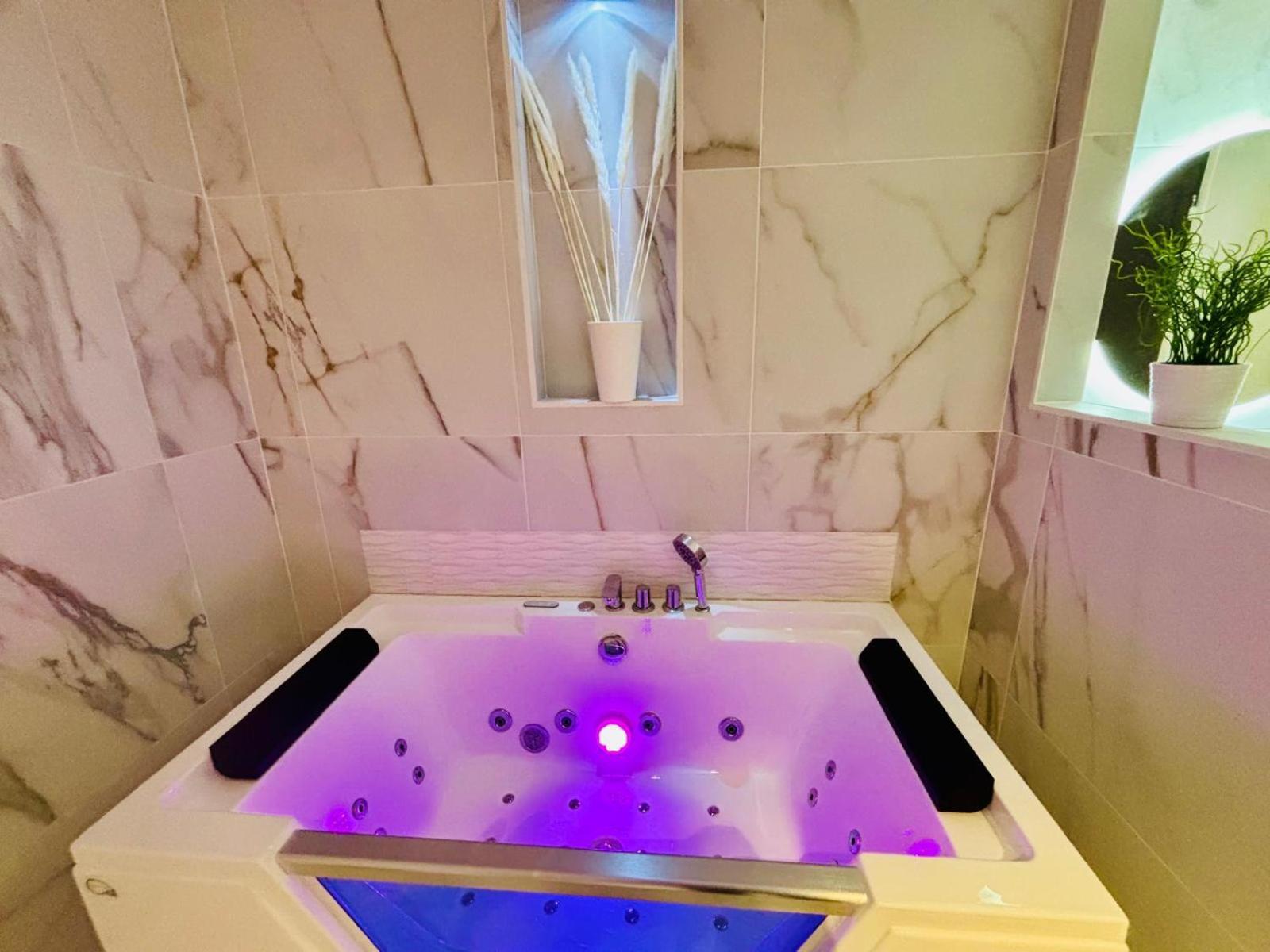 Sereni House Jacuzzi Holiday home